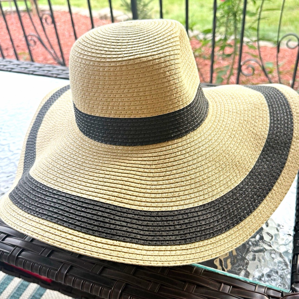 Shade and Shore Women’s Wide Brim Straw Sun Hat  Striped One Size Spring/Summer